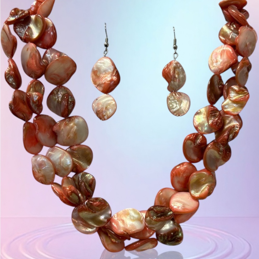 Elegant Shell Necklace Set